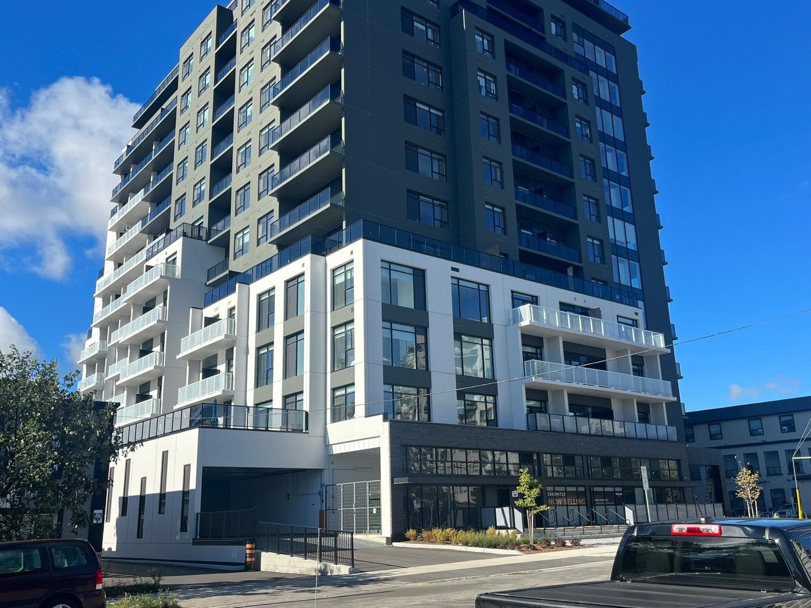 71 Wyndham thumbnail 6